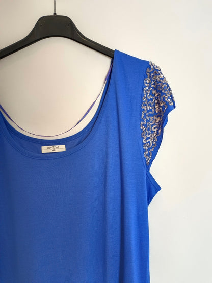 AMICHI. Blue sequin T-shirt. Size XL