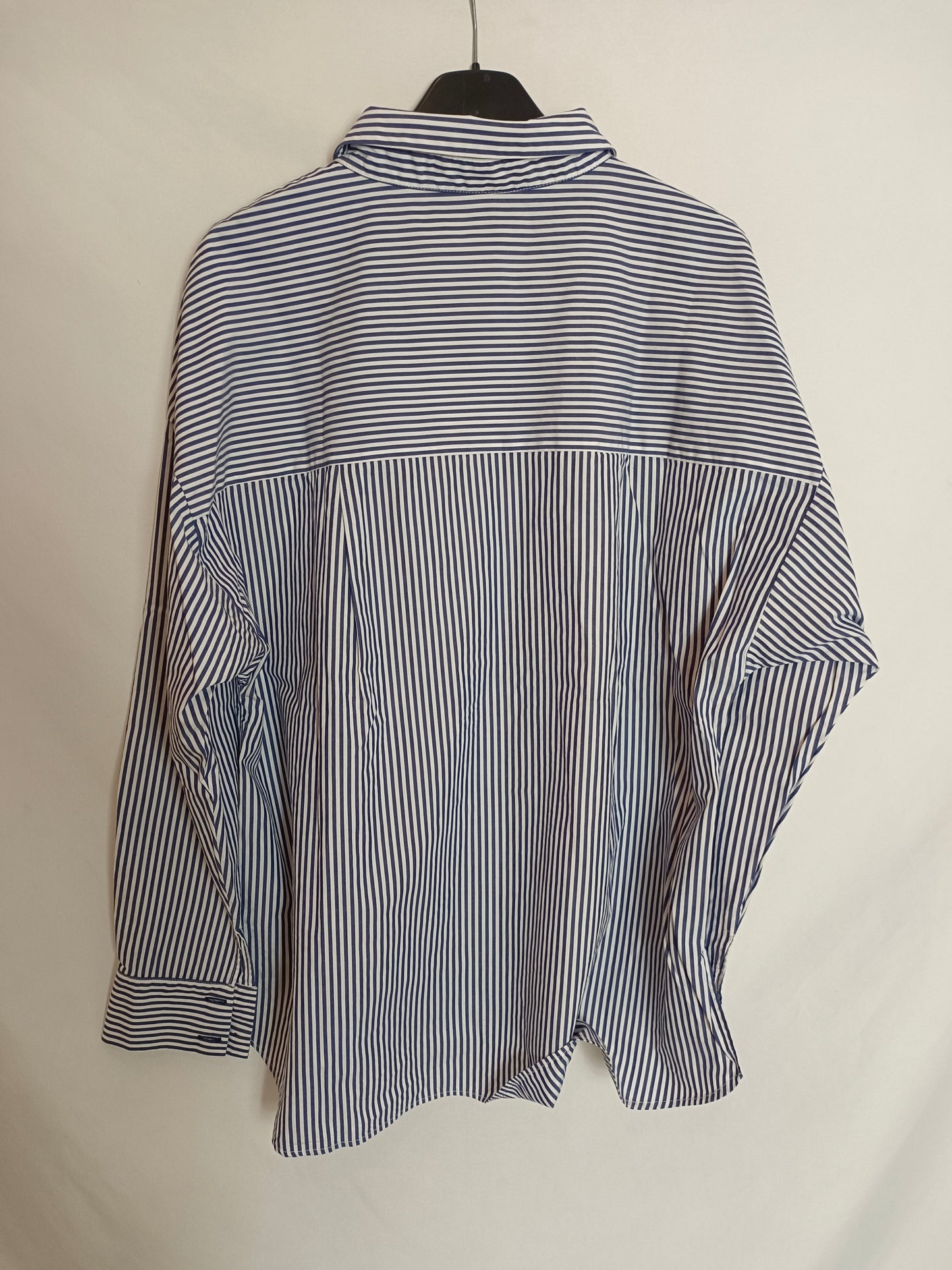 SCALPERS. Camisa rayas azules. T.L