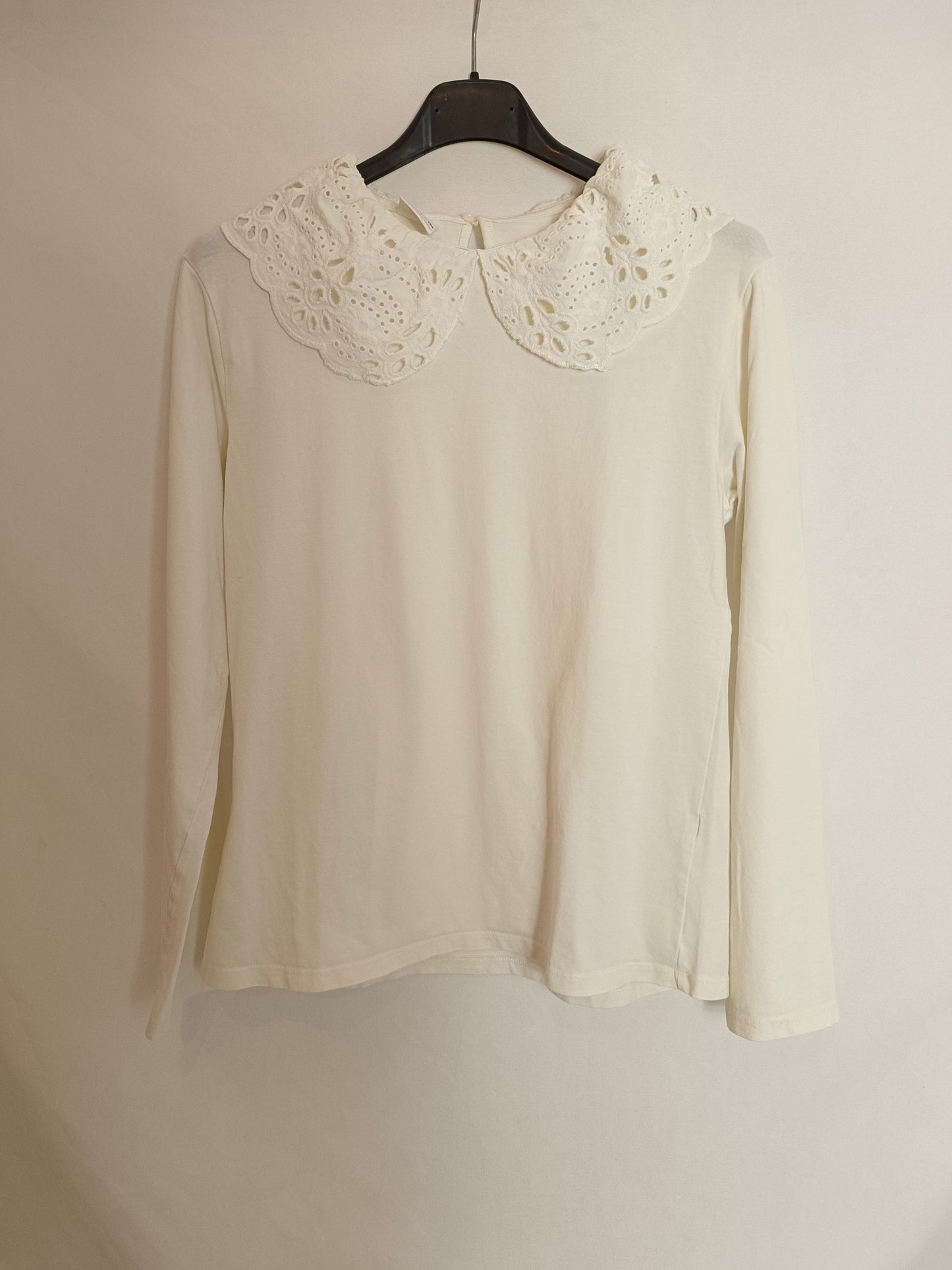 ZARA. Camiseta blanca cuello T.13/14(xxs)