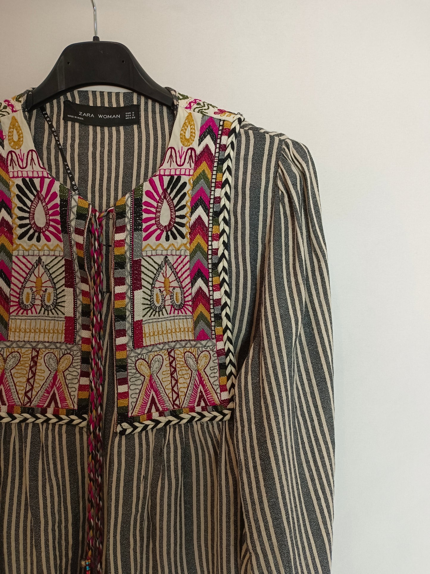 ZARA. Sobrecamisa rayas bordado  T.s