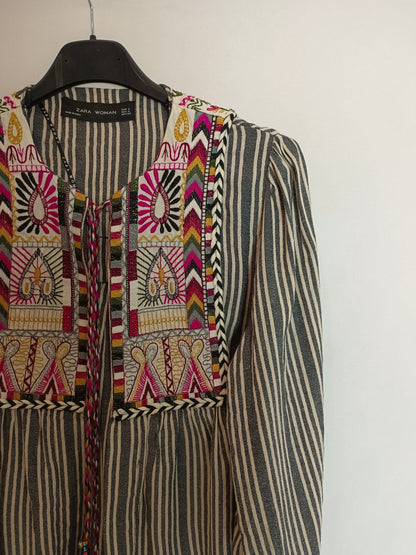 ZARA. Sobrecamisa rayas bordado  T.s