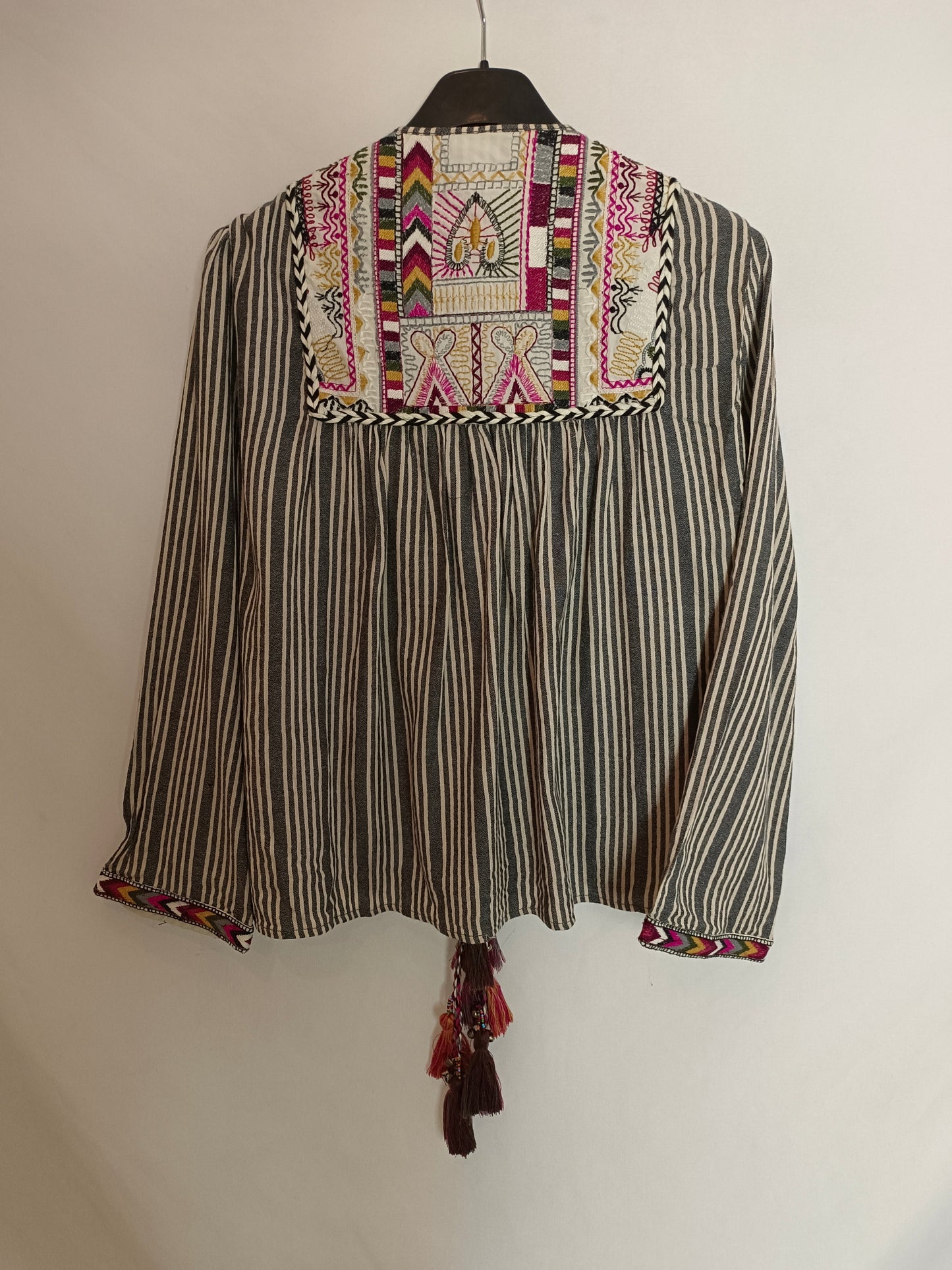 ZARA. Sobrecamisa rayas bordado  T.s