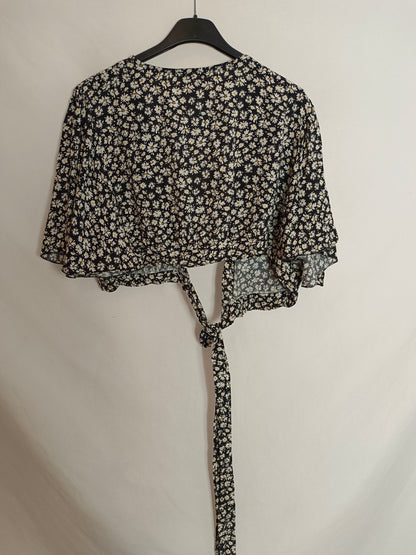 SENSE. Top negro flores Tu(s)