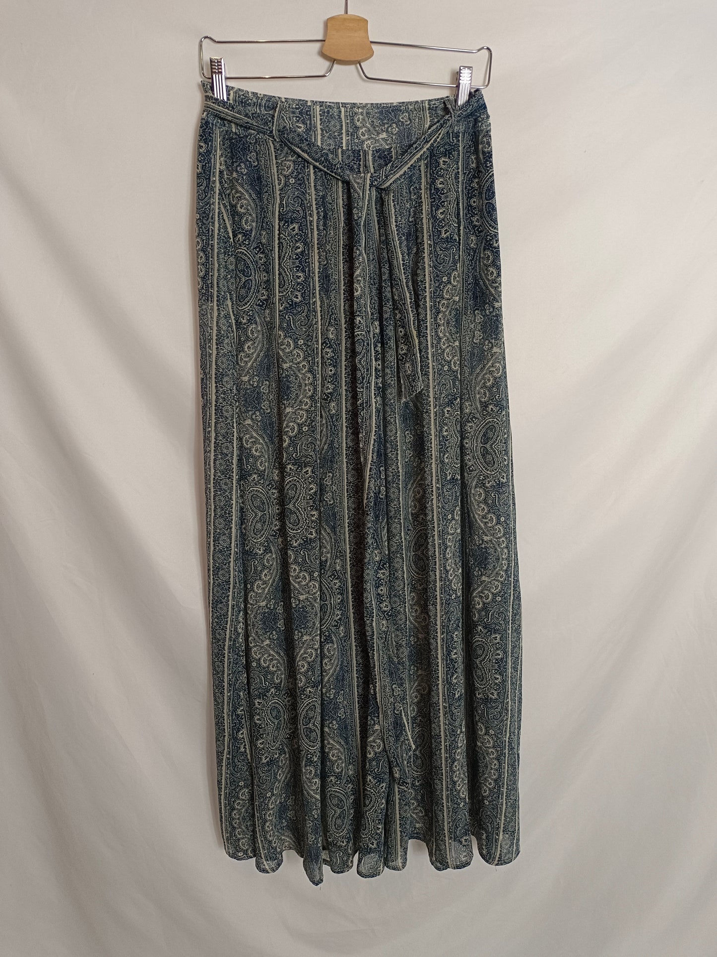 ABERCROMBIE&FITCH. Pantalón ancho semitransparente T.34