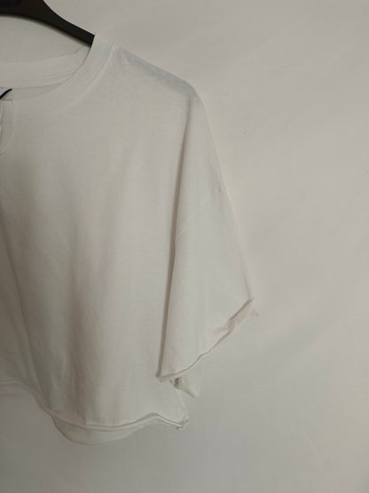 BERSHKA. Crop top mangas blanco. T.M