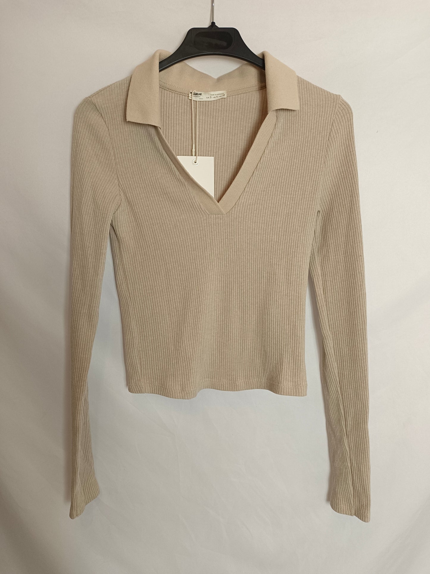 PULL&BEAR. Camiseta manqa larga estilo polo. T.S