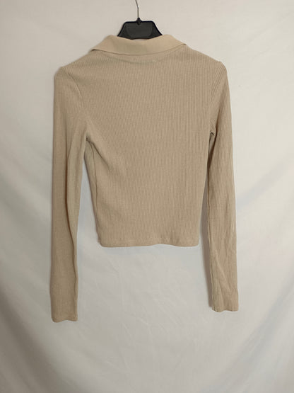 PULL&BEAR. Camiseta manqa larga estilo polo. T.S