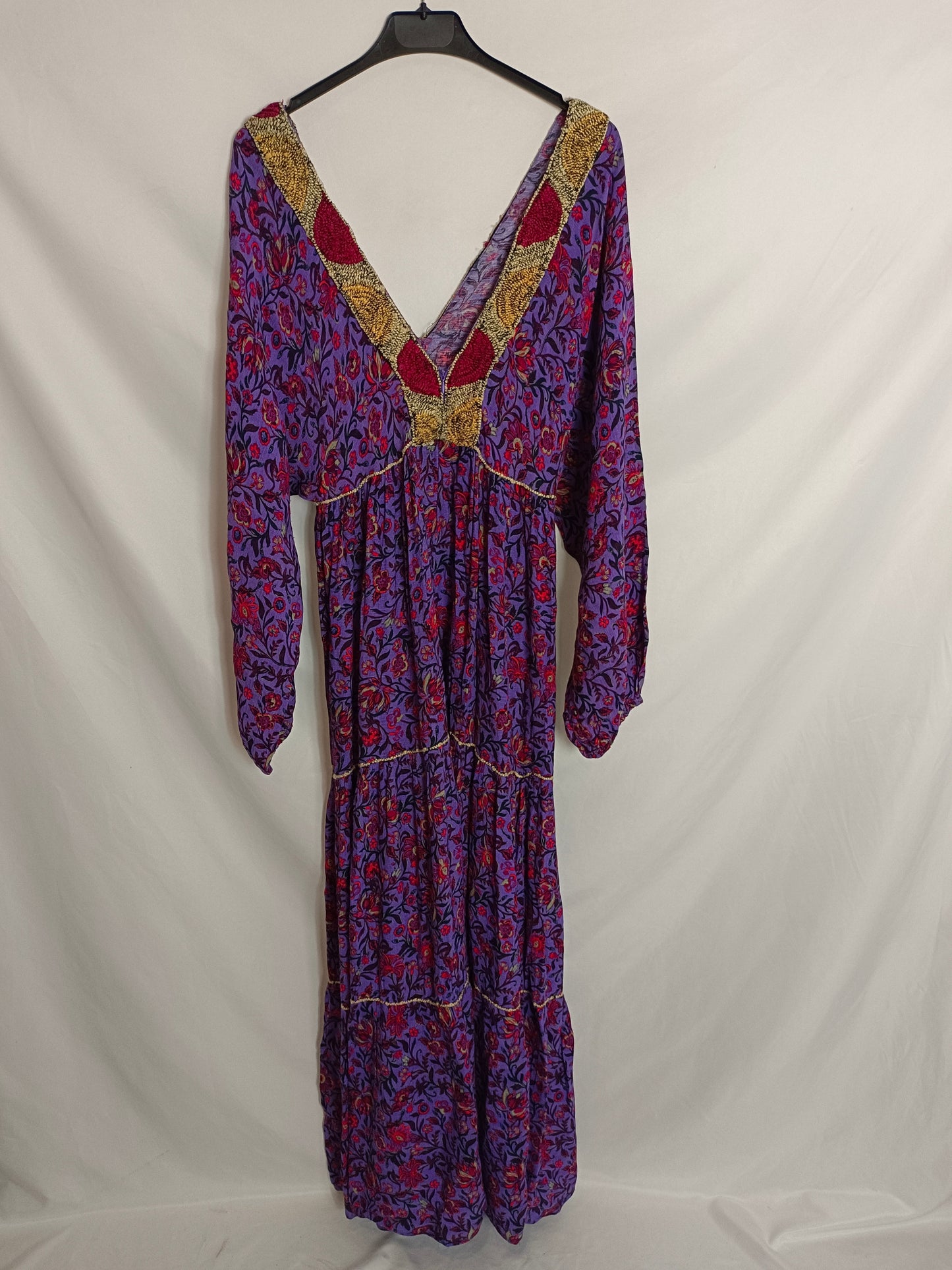 ZARA. Vestido largo morado boho. T.S
