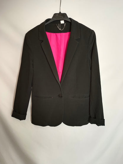 H&M. Blazer negro. T.XS