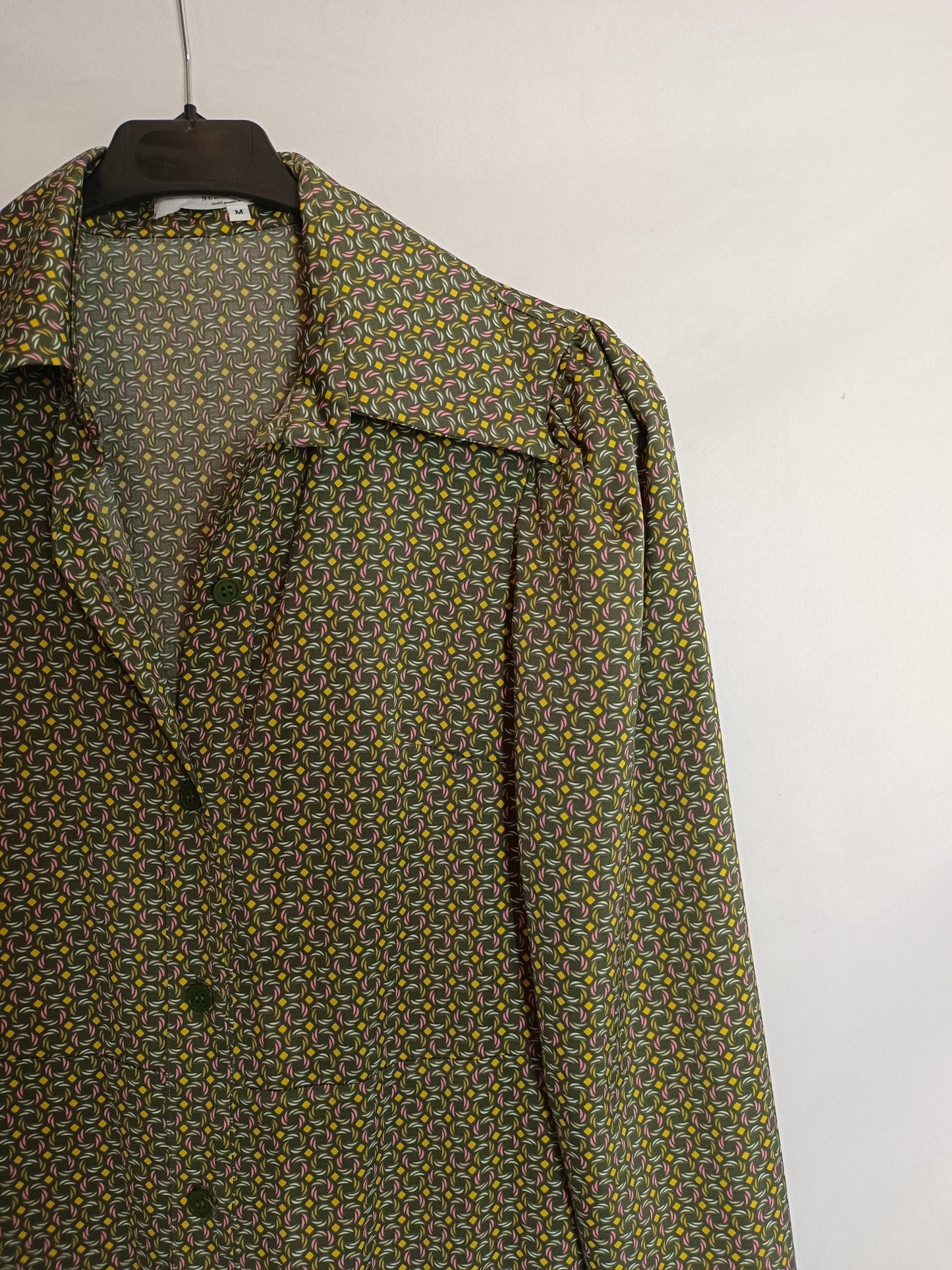 NUELA. Vestido verde camisero T.m