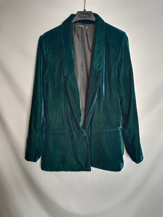 STRADIVARIUS. Blazer  verde terciopelo T.m