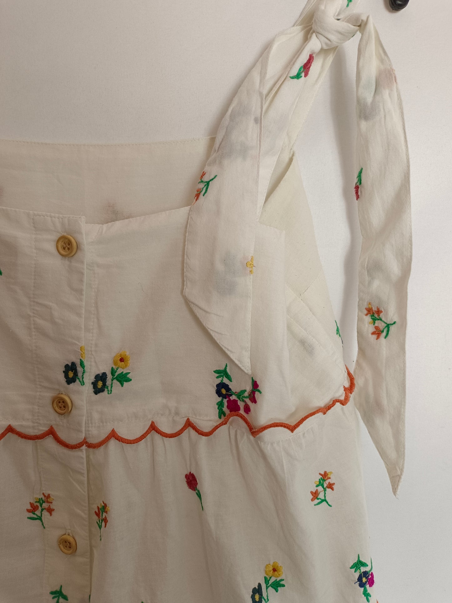 SÉZANE. Camiseta tirantes flores bordadas. T.36