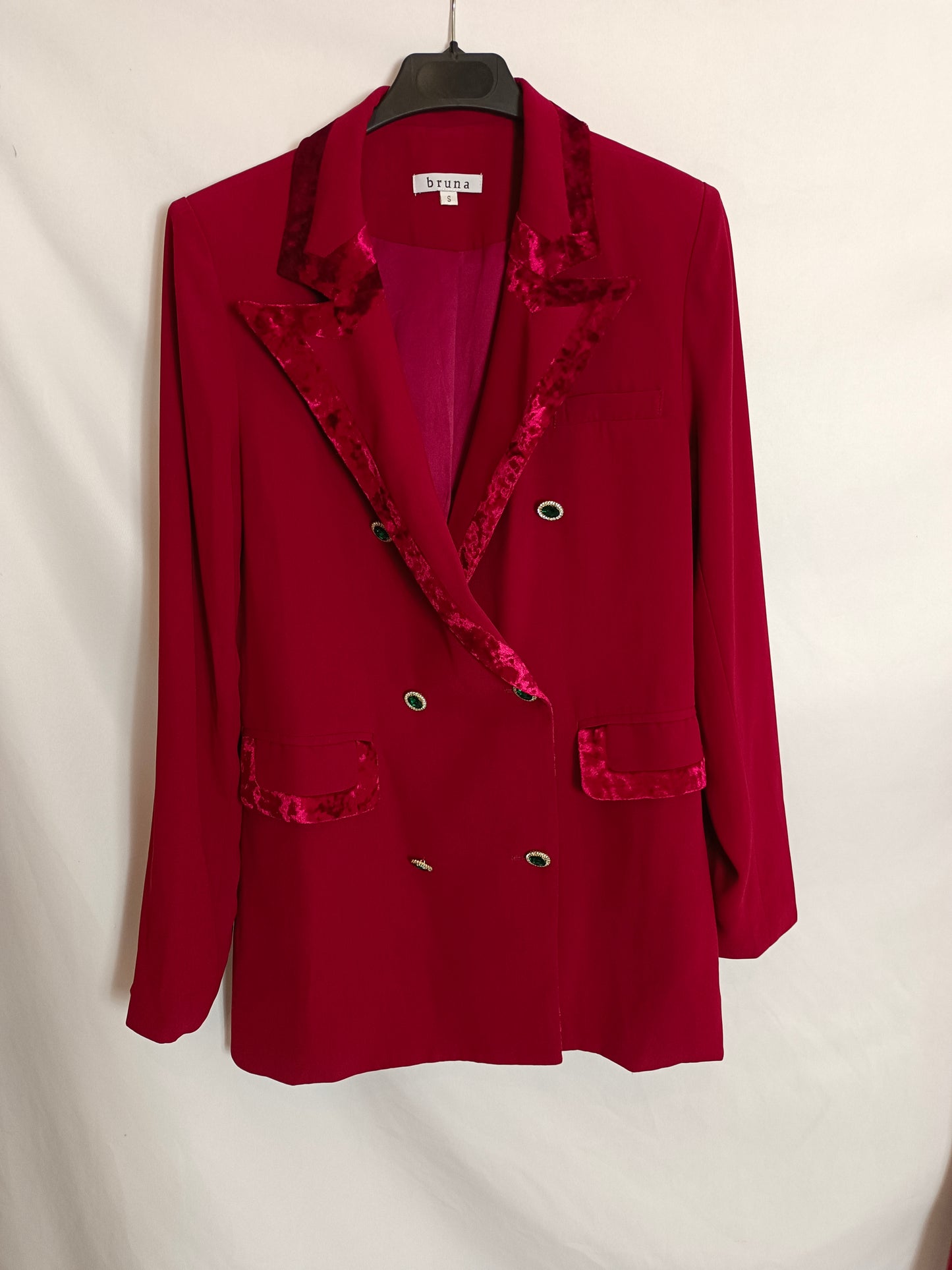 BRUNA. Total look burdeos T.s/m