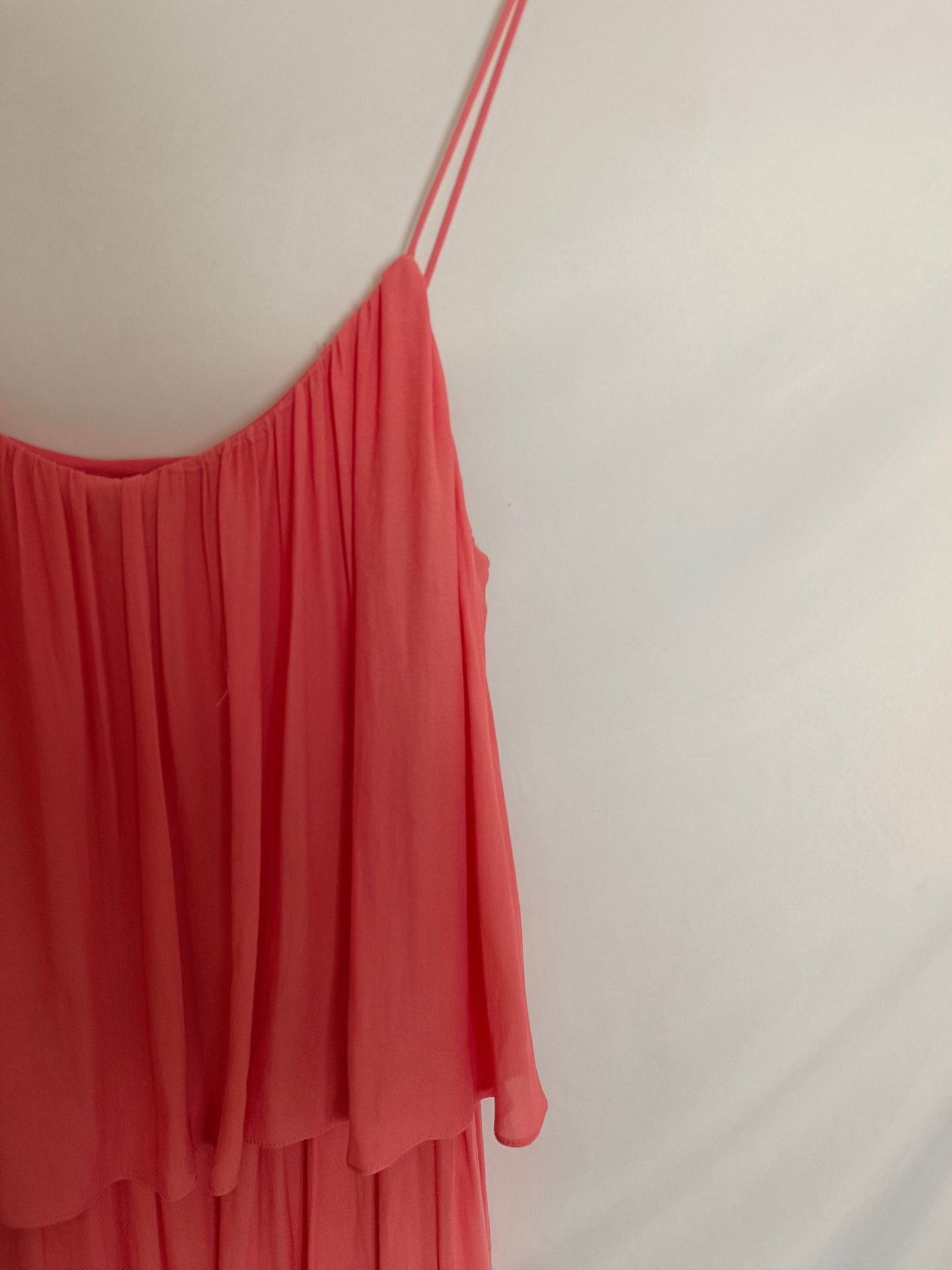 ZARA. Vestido corto coral T.s