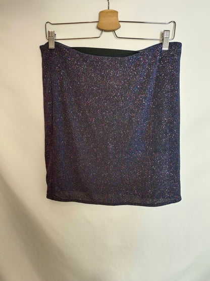 H&M. Falda corta purpurina T.l