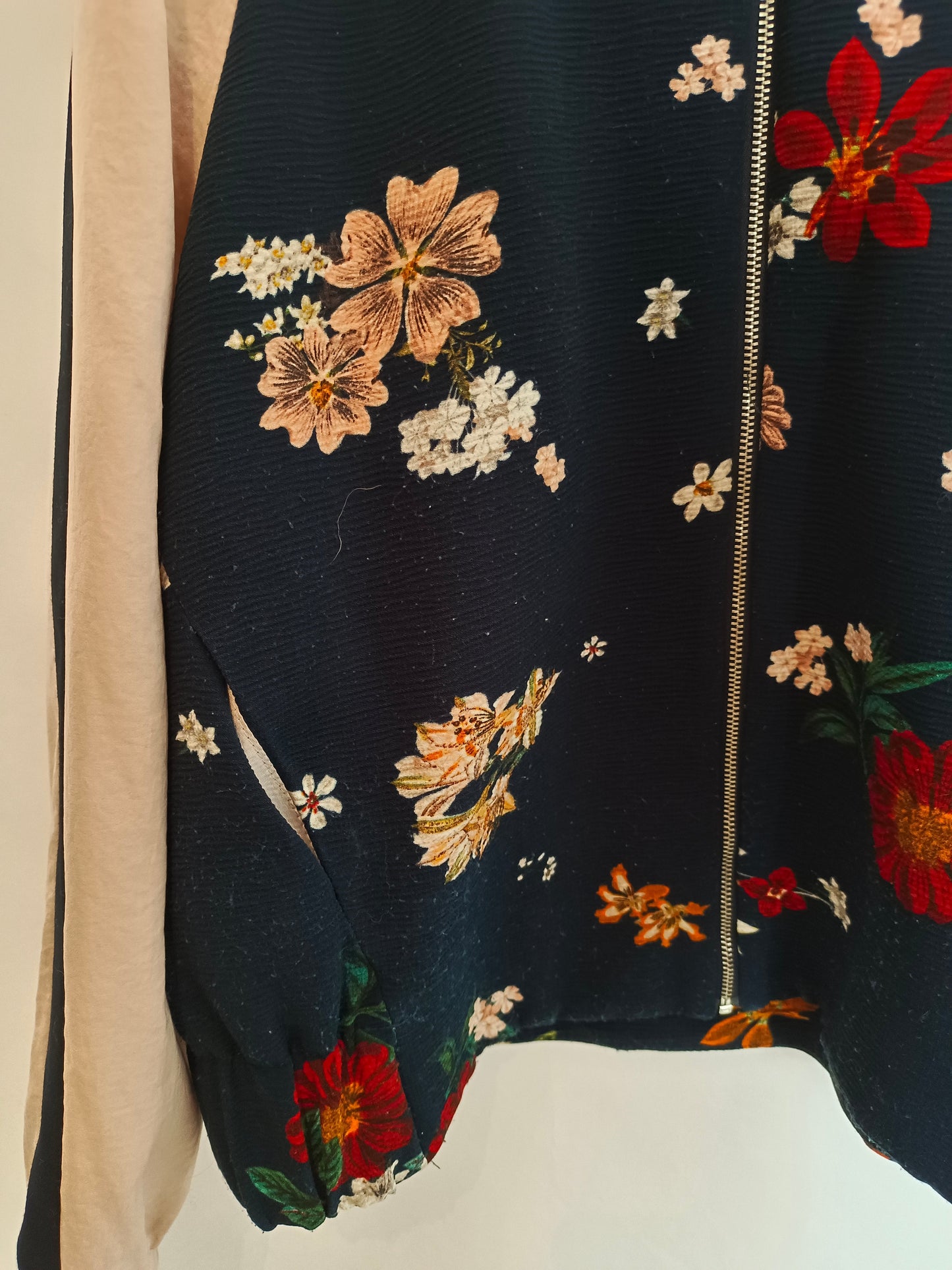 ZARA. Two-tone floral bomber jacket Tl(TARA)