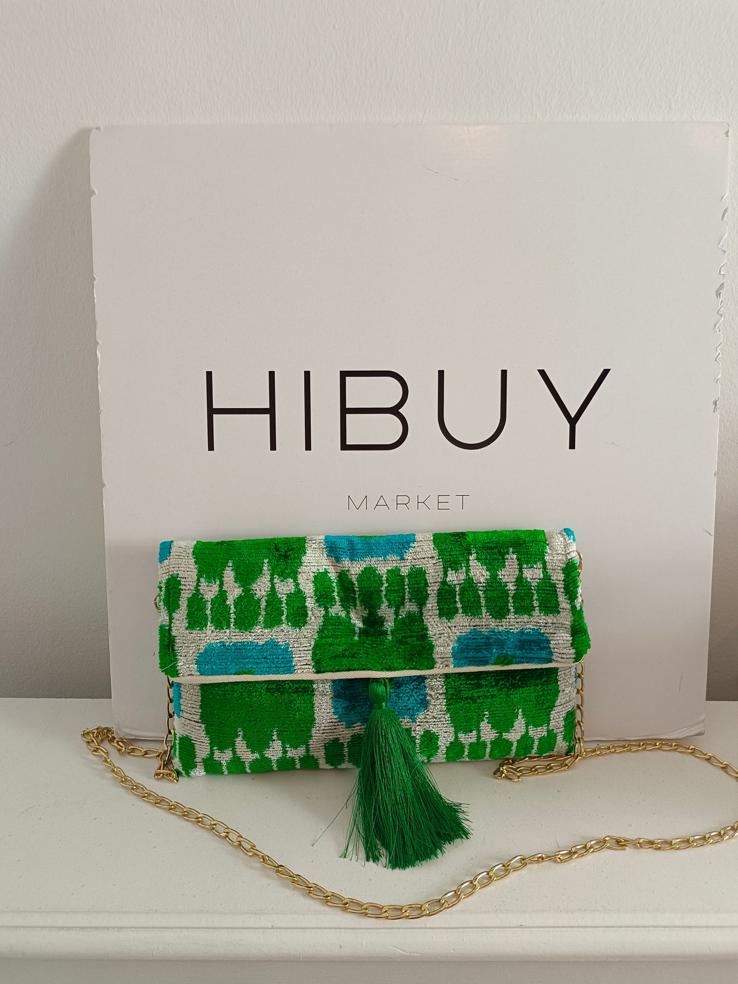 OTRAS. Bolso verde bordado