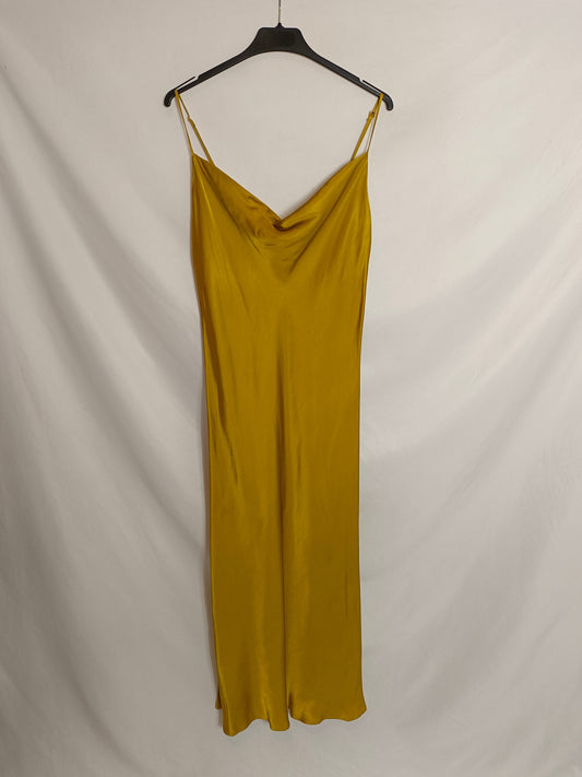 ZARA. Vestido mostaza satinado T.m