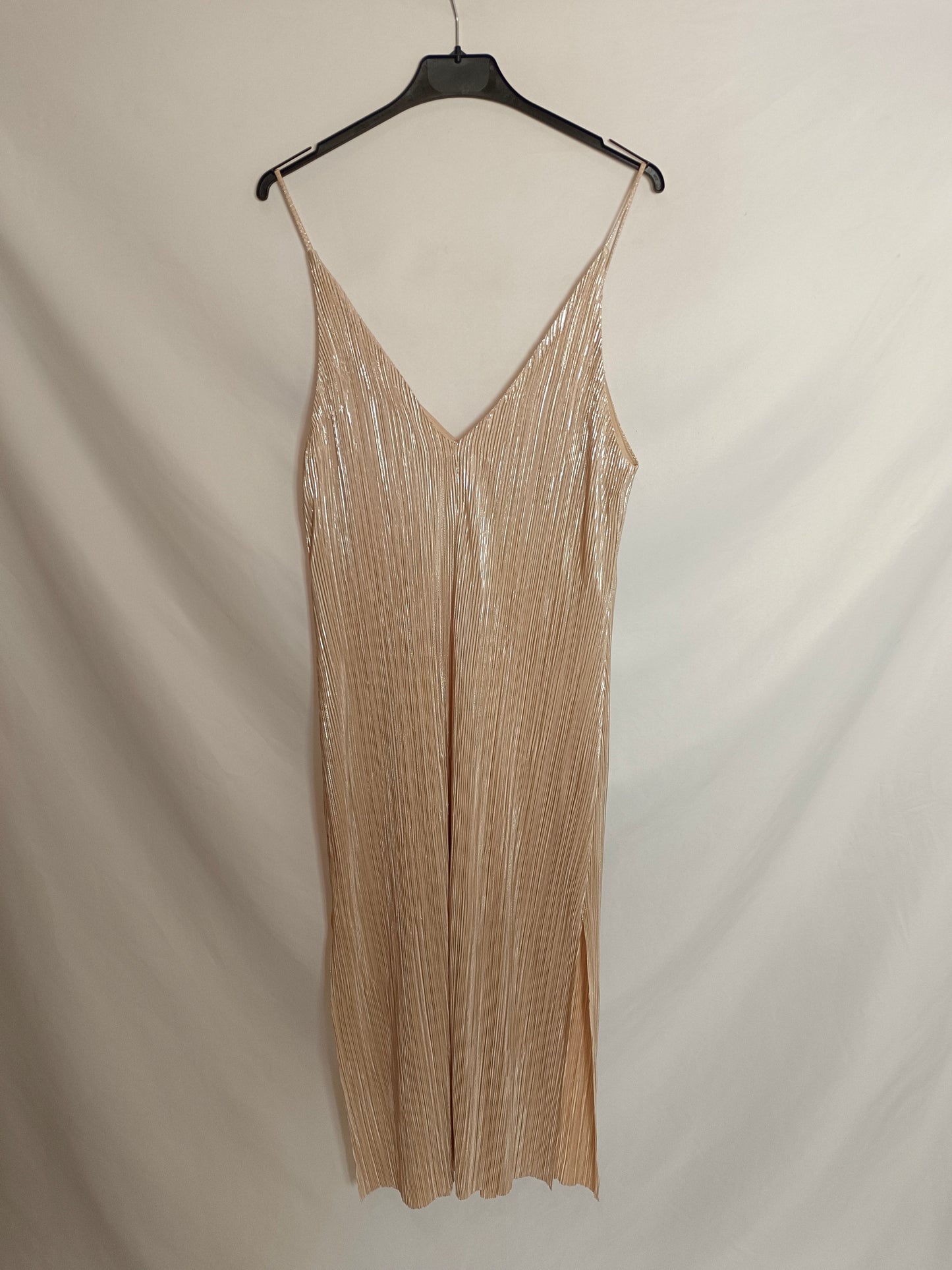 ZARA. Gold pleated dress Tm