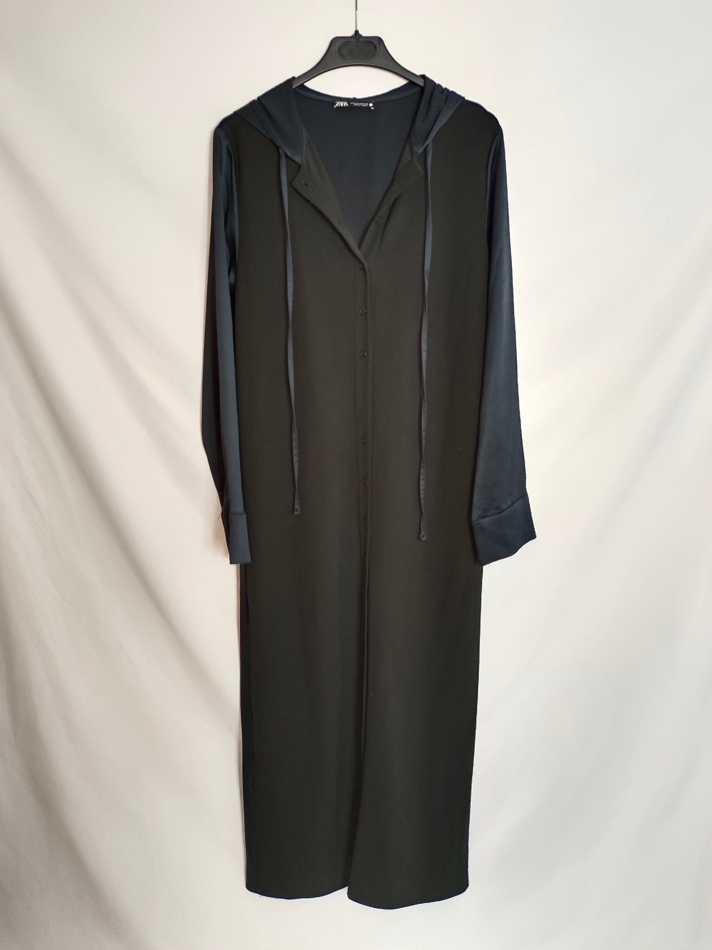 ZARA. Vestido/chaqueta largo negro T.m
