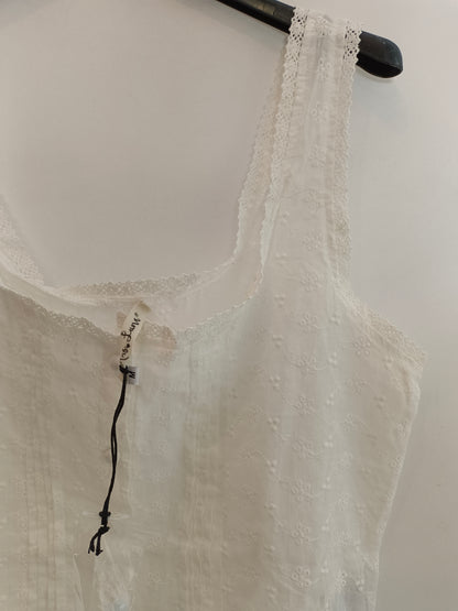 MRS.LUNA. top tirantes bordada. T.M
