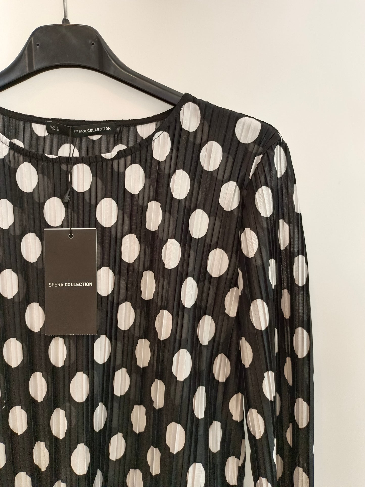 SFERA. Blusa plisada lunares. T.S