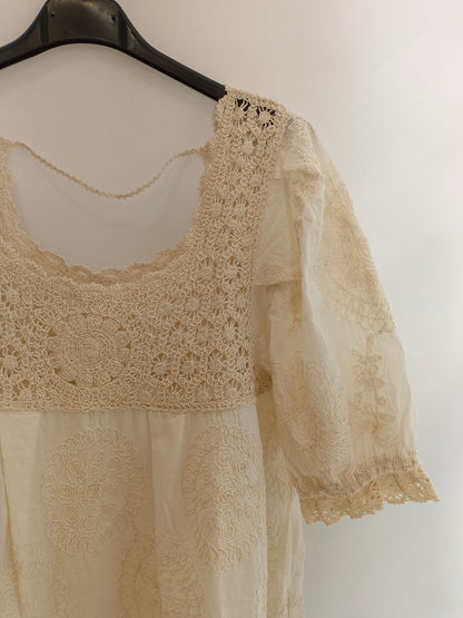 OTRAS. Vestido fluido  bordado. TU