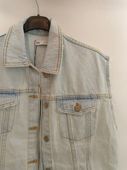 ZARA. Chaleco denim oversized. T.13-14