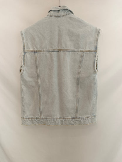 ZARA. Chaleco denim oversized. T.13-14
