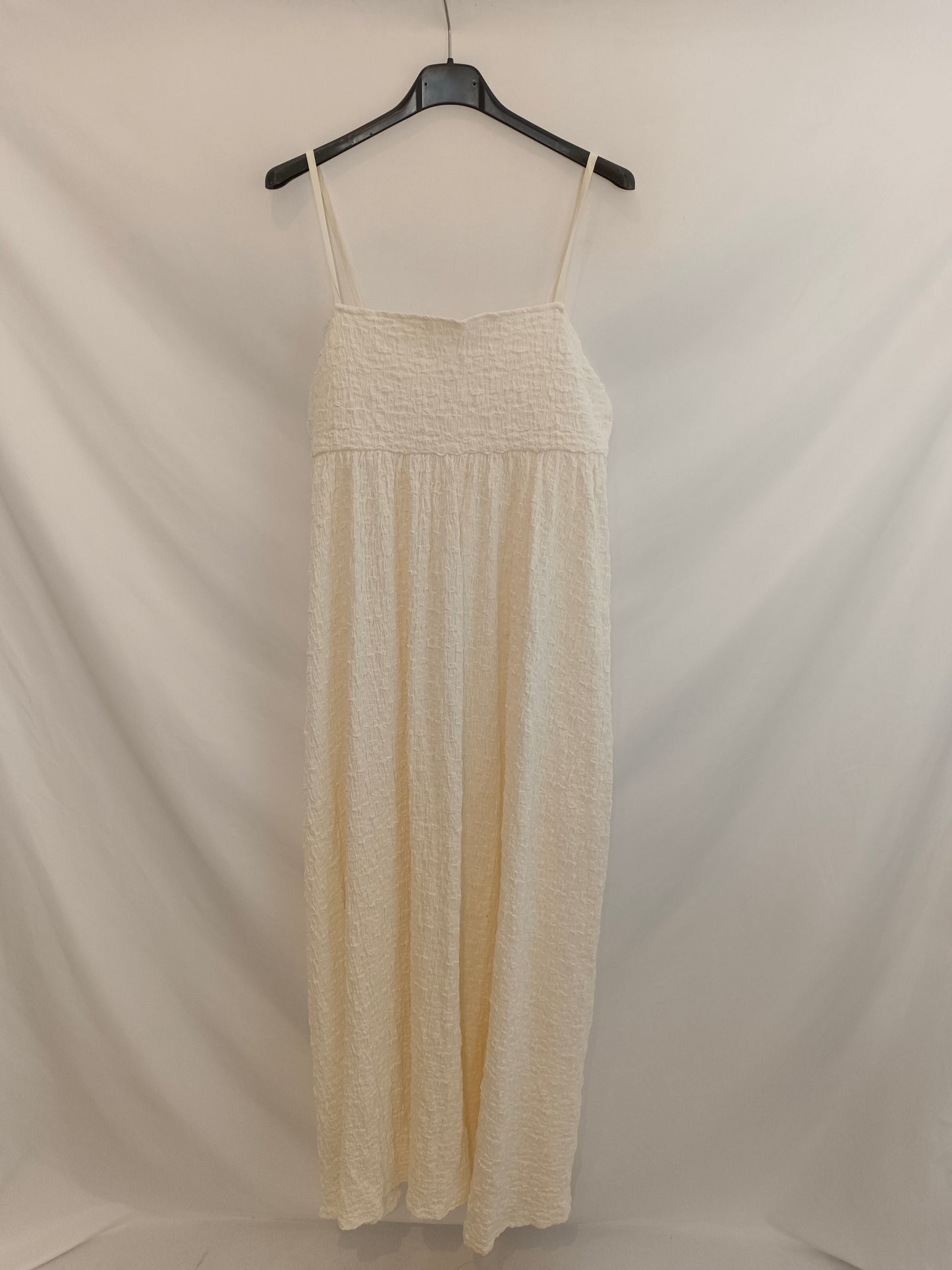 MANGO. Vestido midi textura. T.S