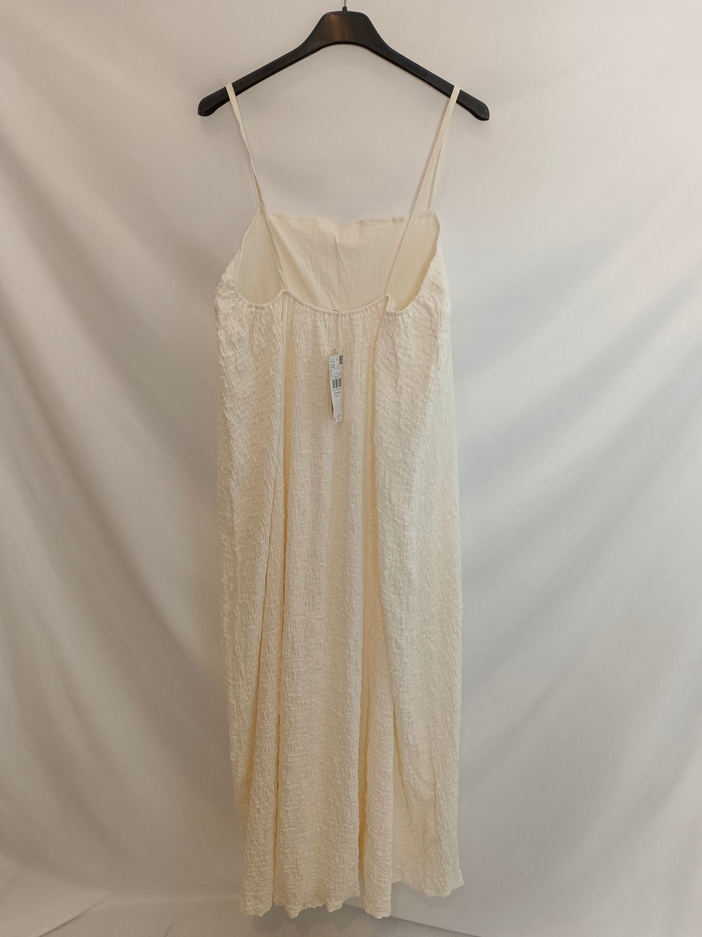 MANGO. Vestido midi textura. T.S