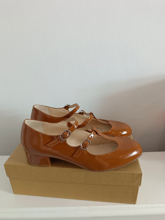 PARTY. Bailarina charol marrón. T.40