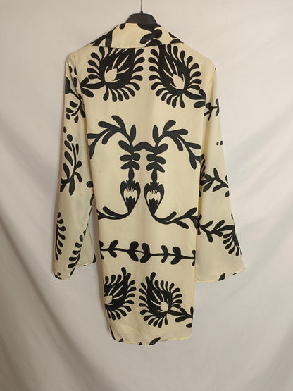 ZARA. Vestido beige flores T.m