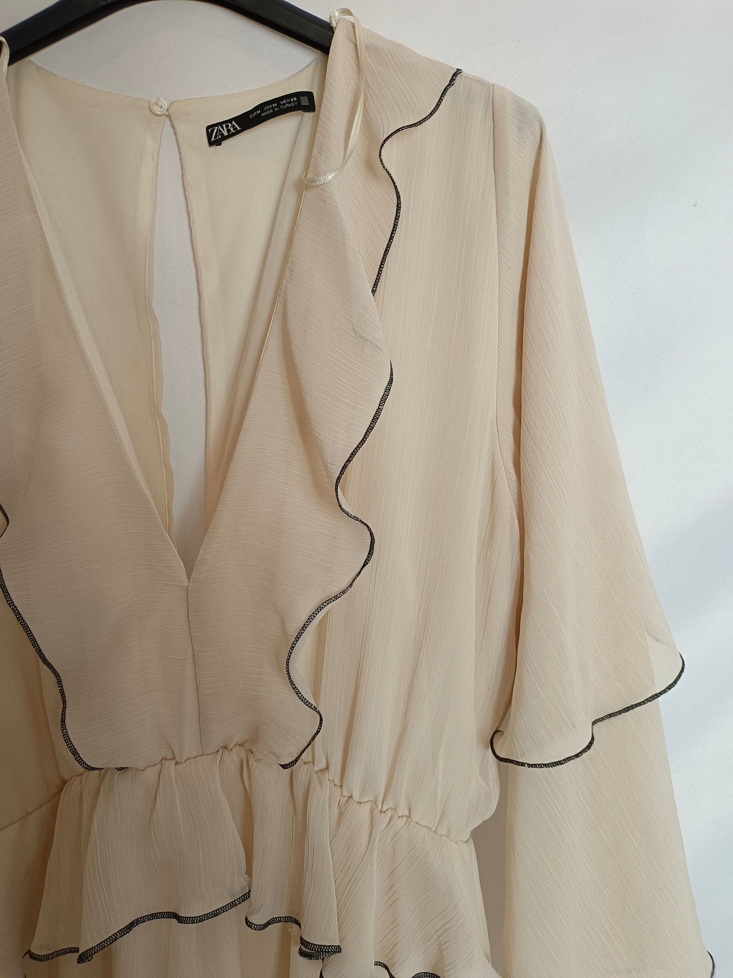 ZARA. Mono beige fluido T.m