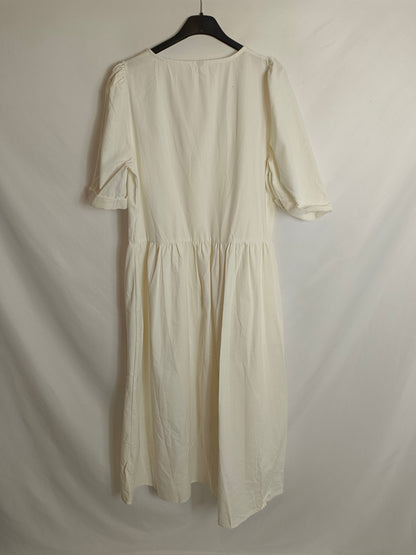 OTHERS. White buttoned dress Your(s)