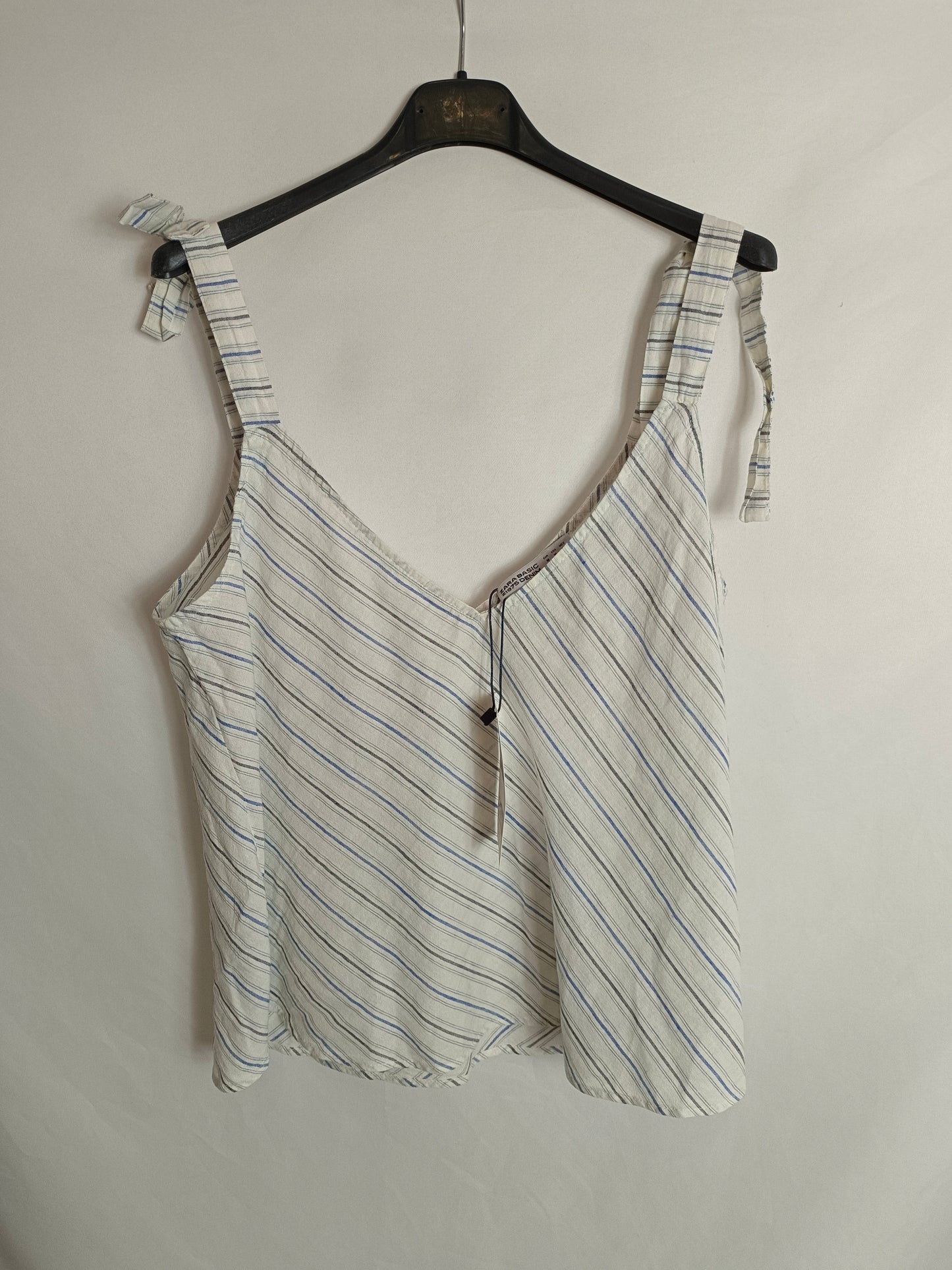 ZARA. White top with blue stripes TM