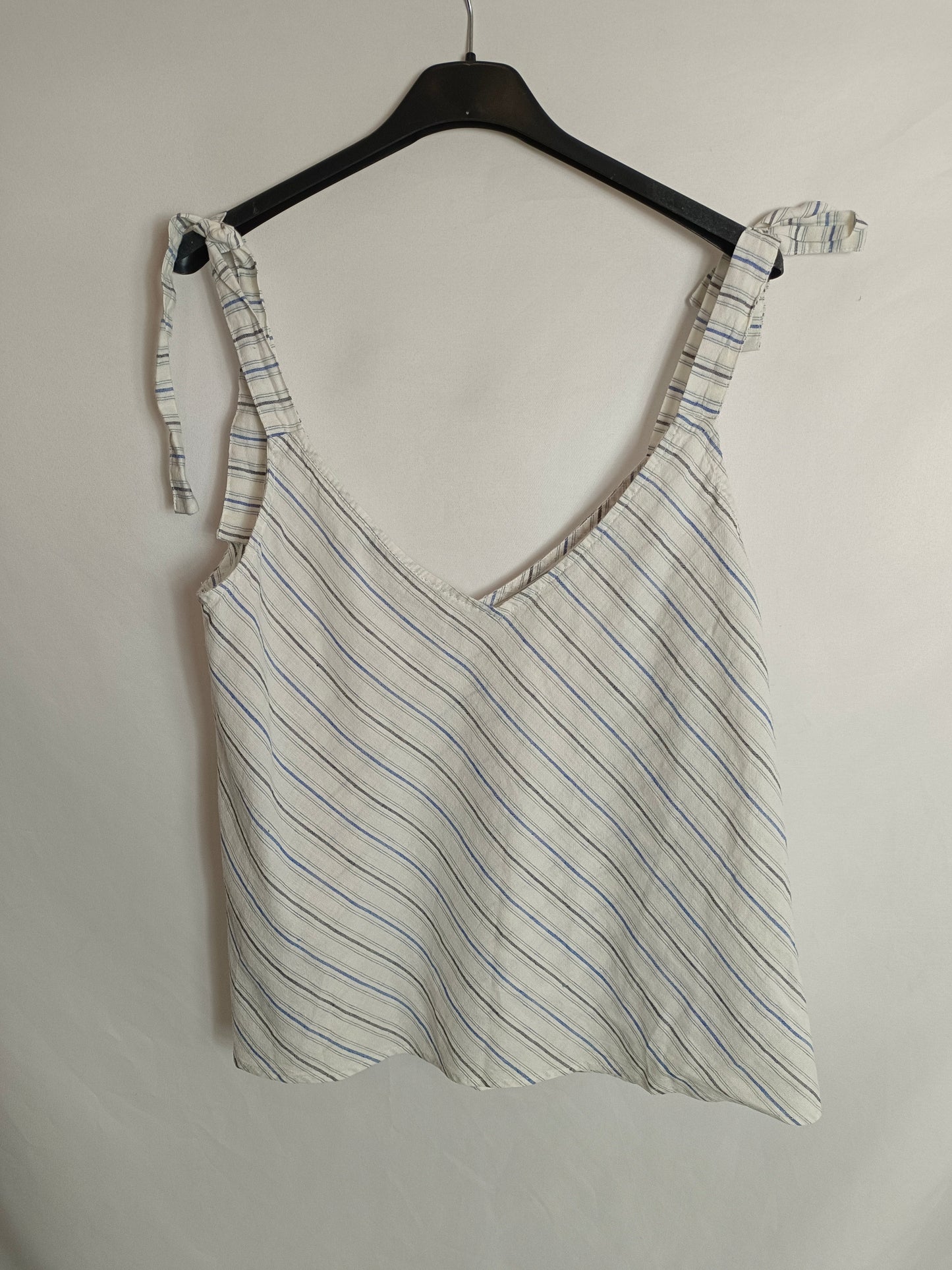 ZARA. White top with blue stripes TM