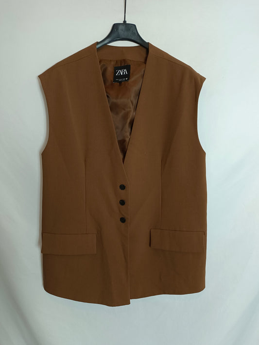ZARA. Chaleco marrón T.m