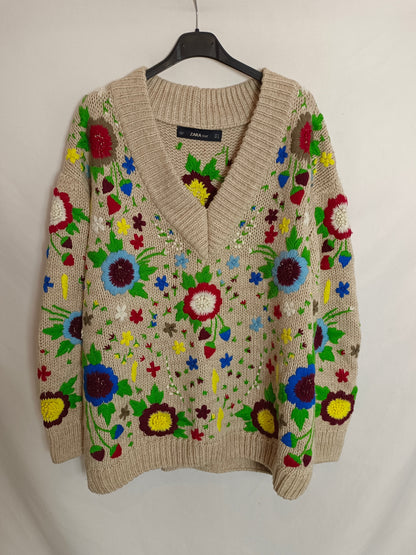 ZARA. Jersey beige bordado T.m