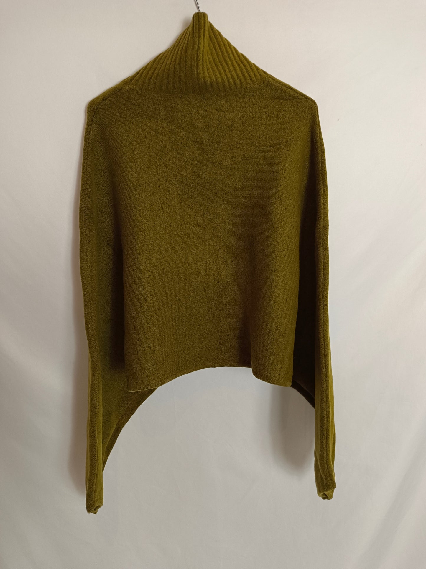 ZARA. Jersey estilo poncho T.m