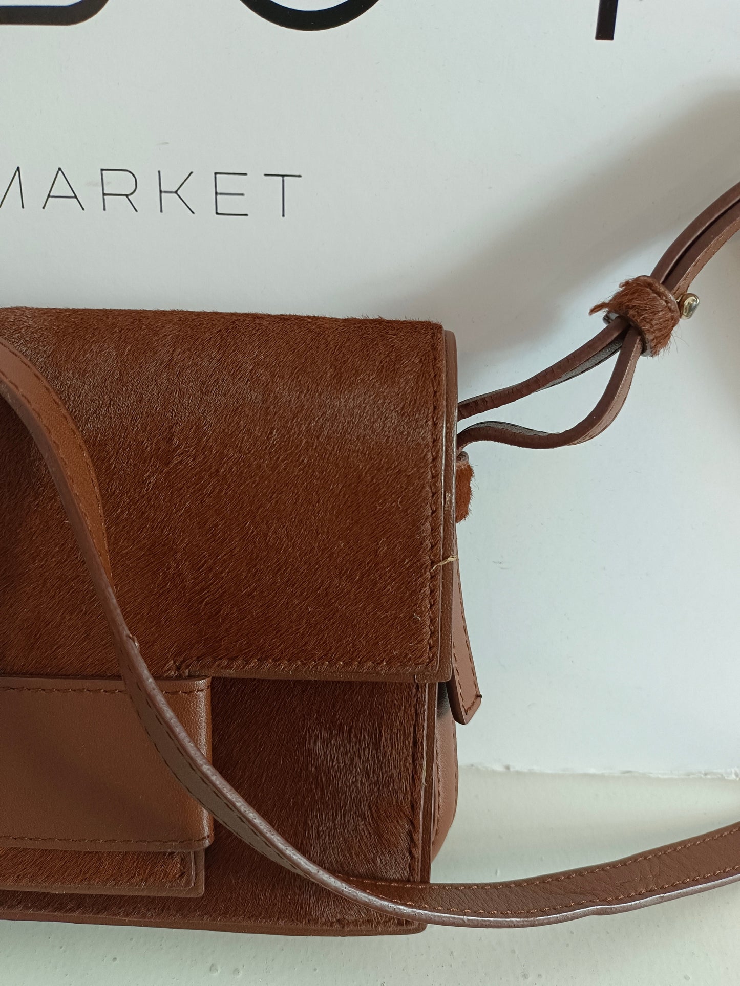 MASSIMO DUTTI. Bolso piel marrón