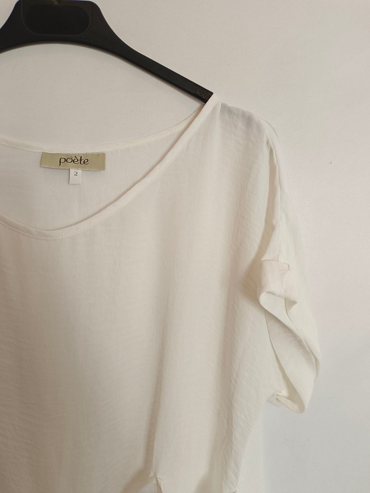 POETE. Blusa blanca lazada T. M