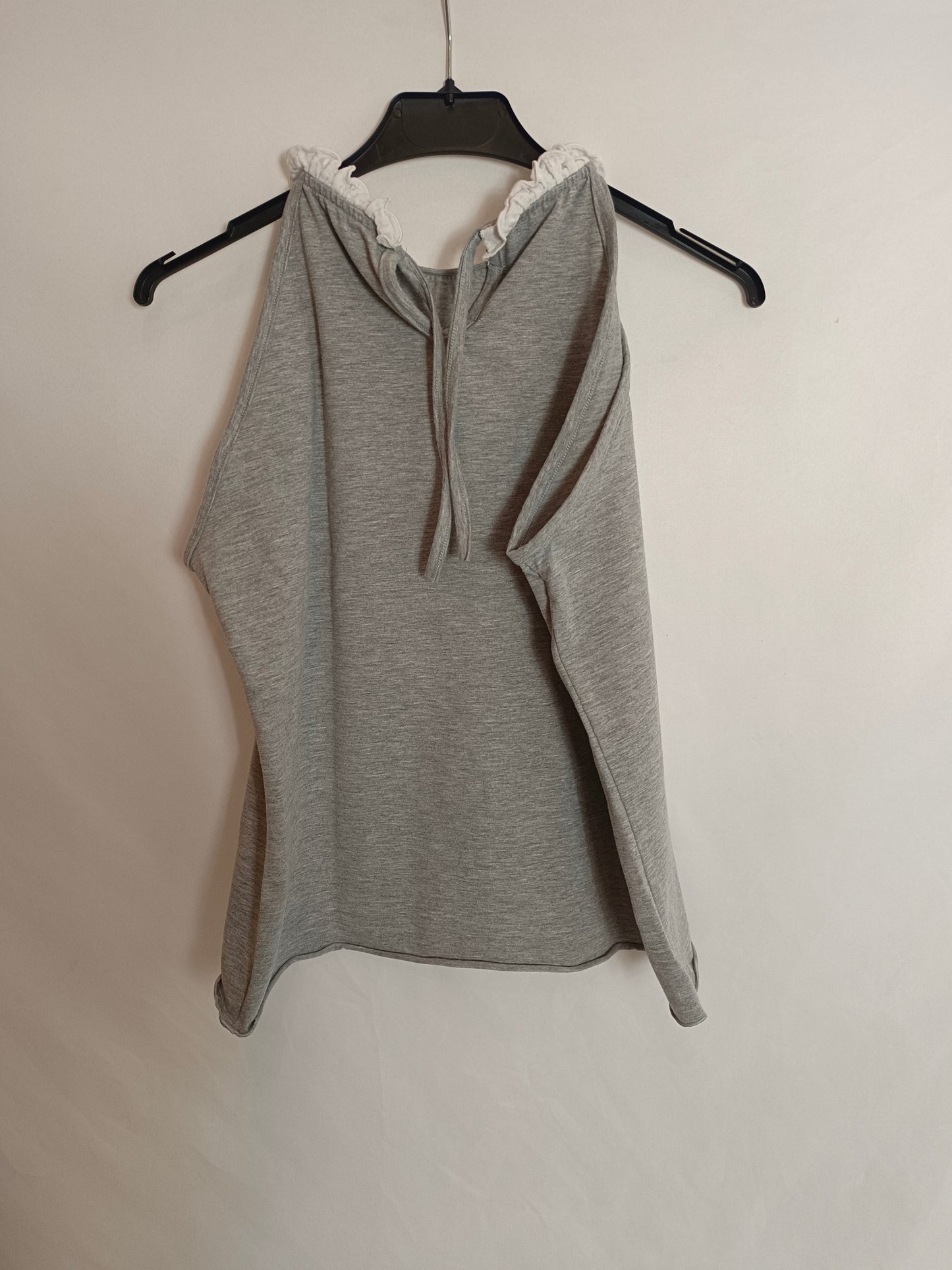 LOVELY BOLITA. Grey halterneck top TM