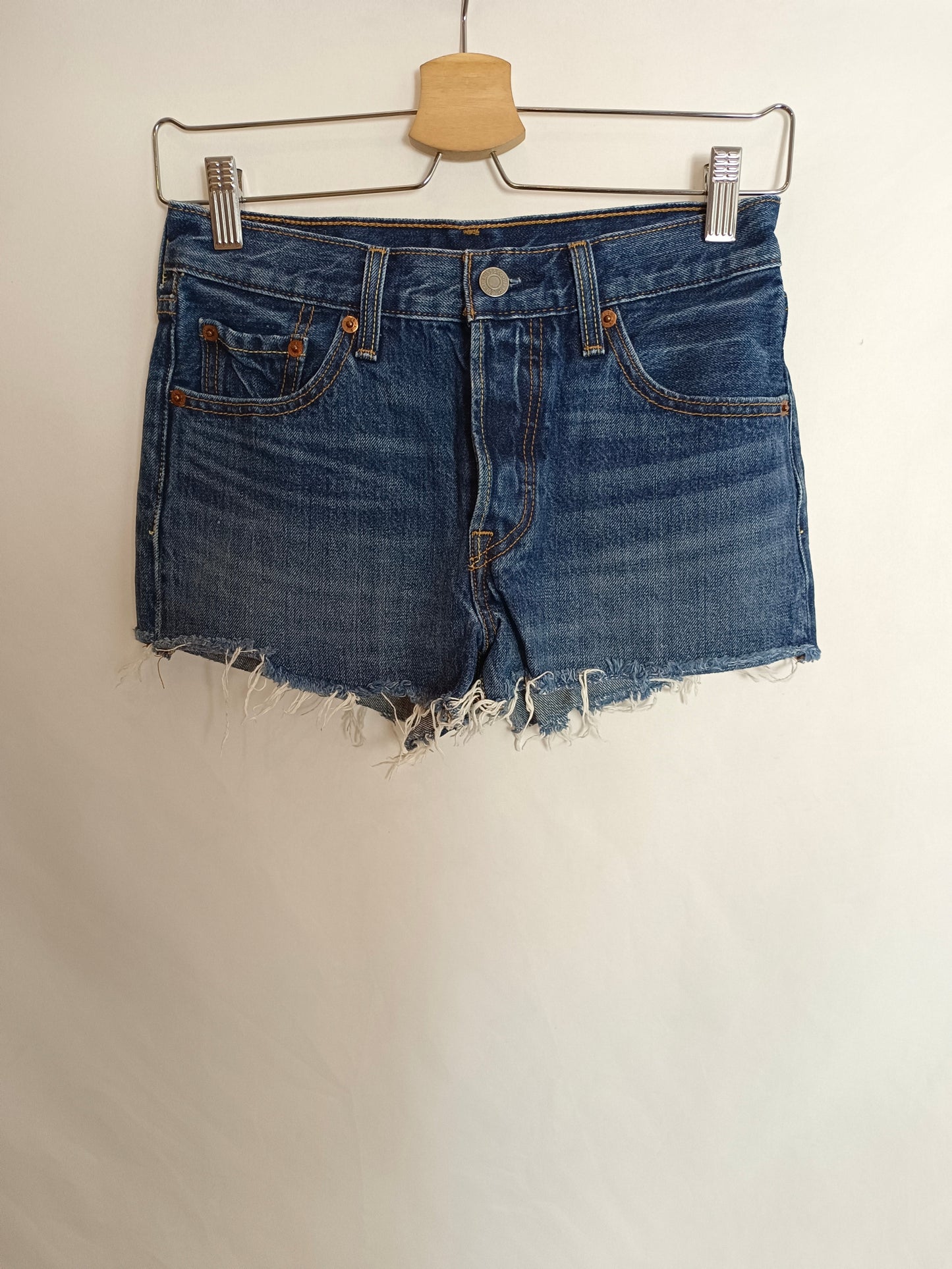 LEVI`S. Fringe denim shorts T.24(34)