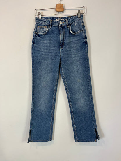PULL&amp;BEAR. Straight denim openings. T 36
