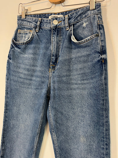 PULL&amp;BEAR. Straight denim openings. T 36