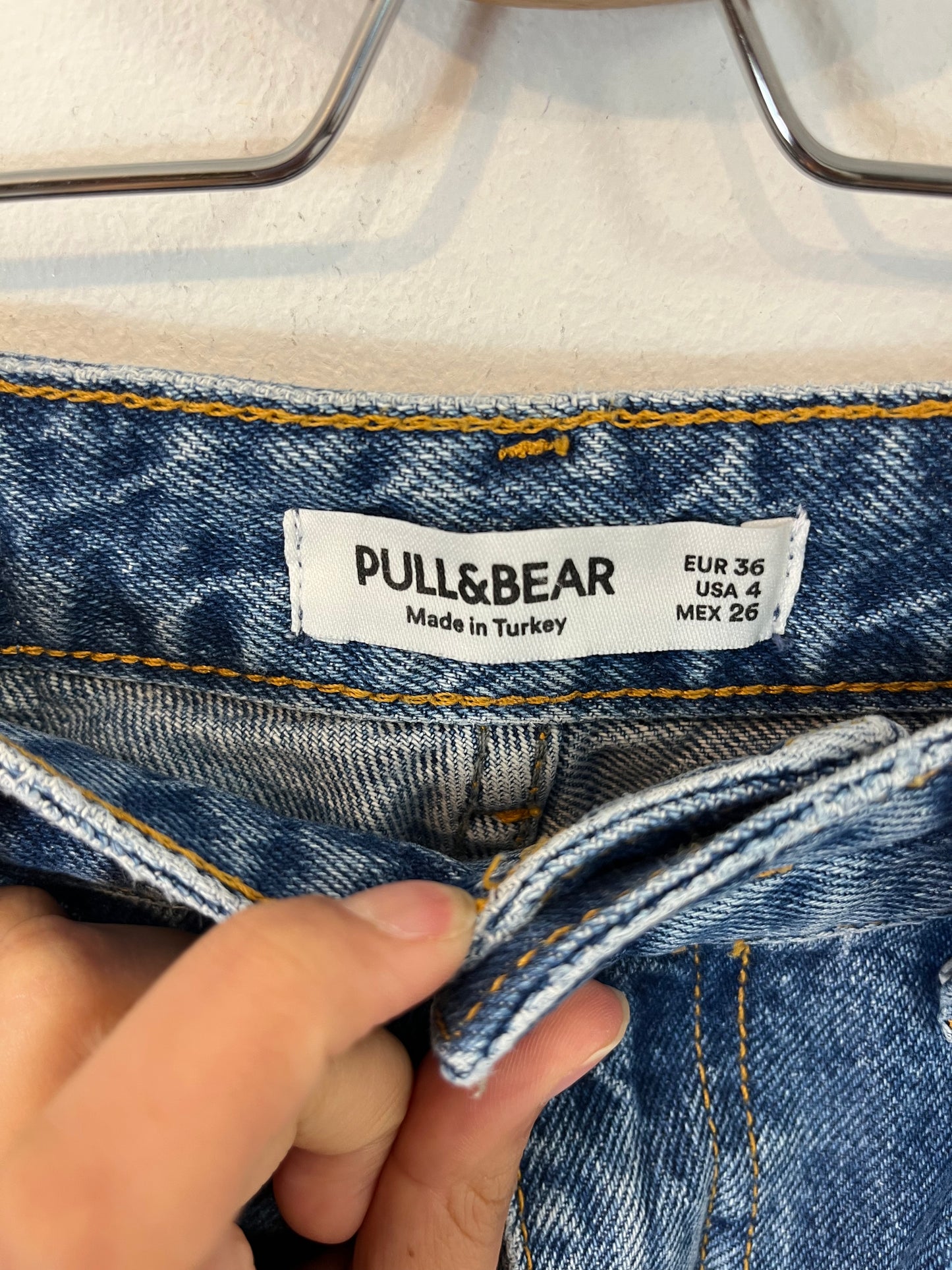 PULL&amp;BEAR. Straight denim openings. T 36