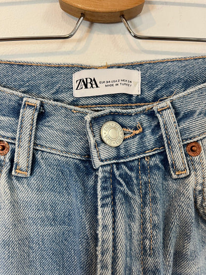 ZARA. Straight-leg denim. Size 34