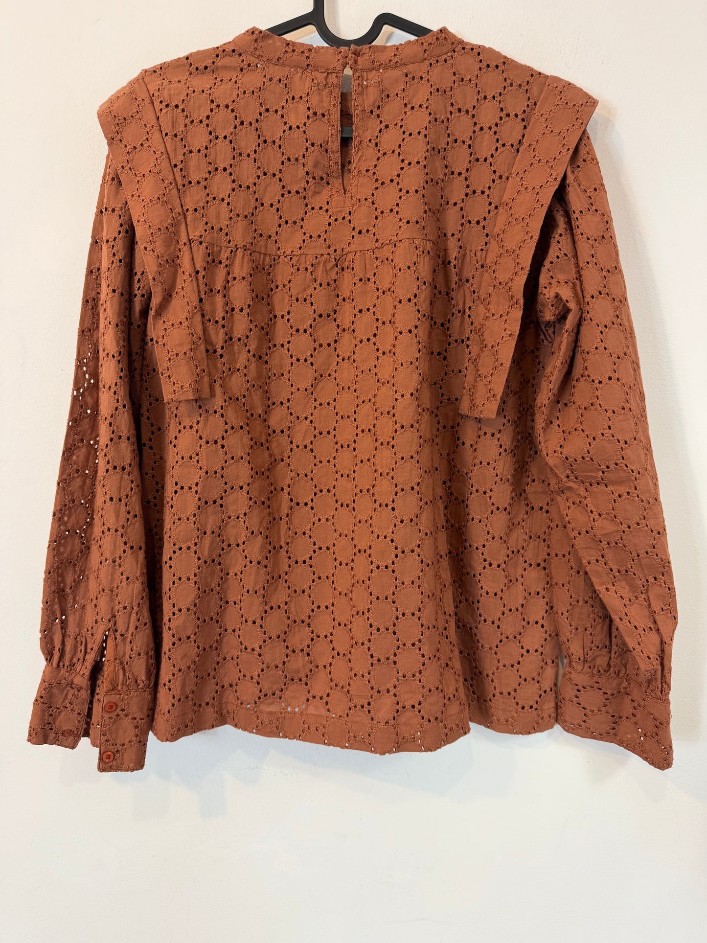 COMPAÑÍA FANTÁSTICA . Blusa caldero bordados