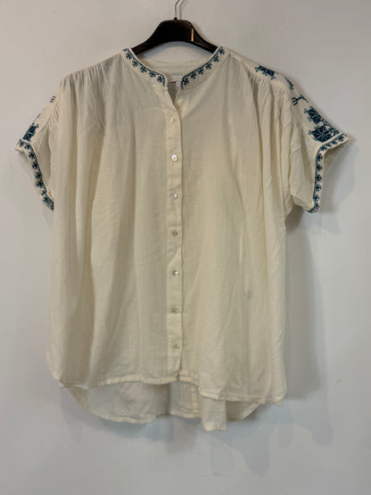 STAR MELA. Blusa blanca bordados azules